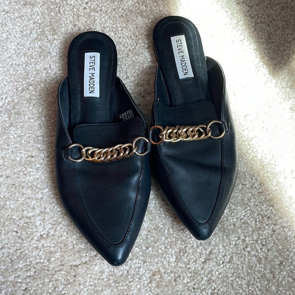 Like new Steve Madden pointed toe mule